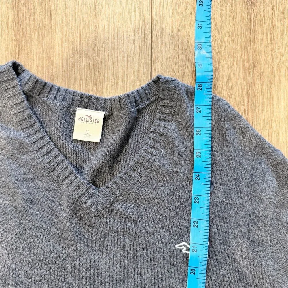 Hollister Mens Lightweight V Neck Sweater Size Small Long Sleeve‎ Gray Preppy